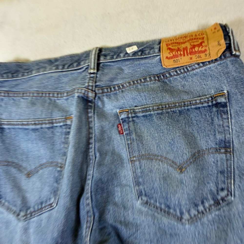 Levis 501 Original Fit Mens Jeans 36x30 Medium Wash Blue Straight Leg Denim